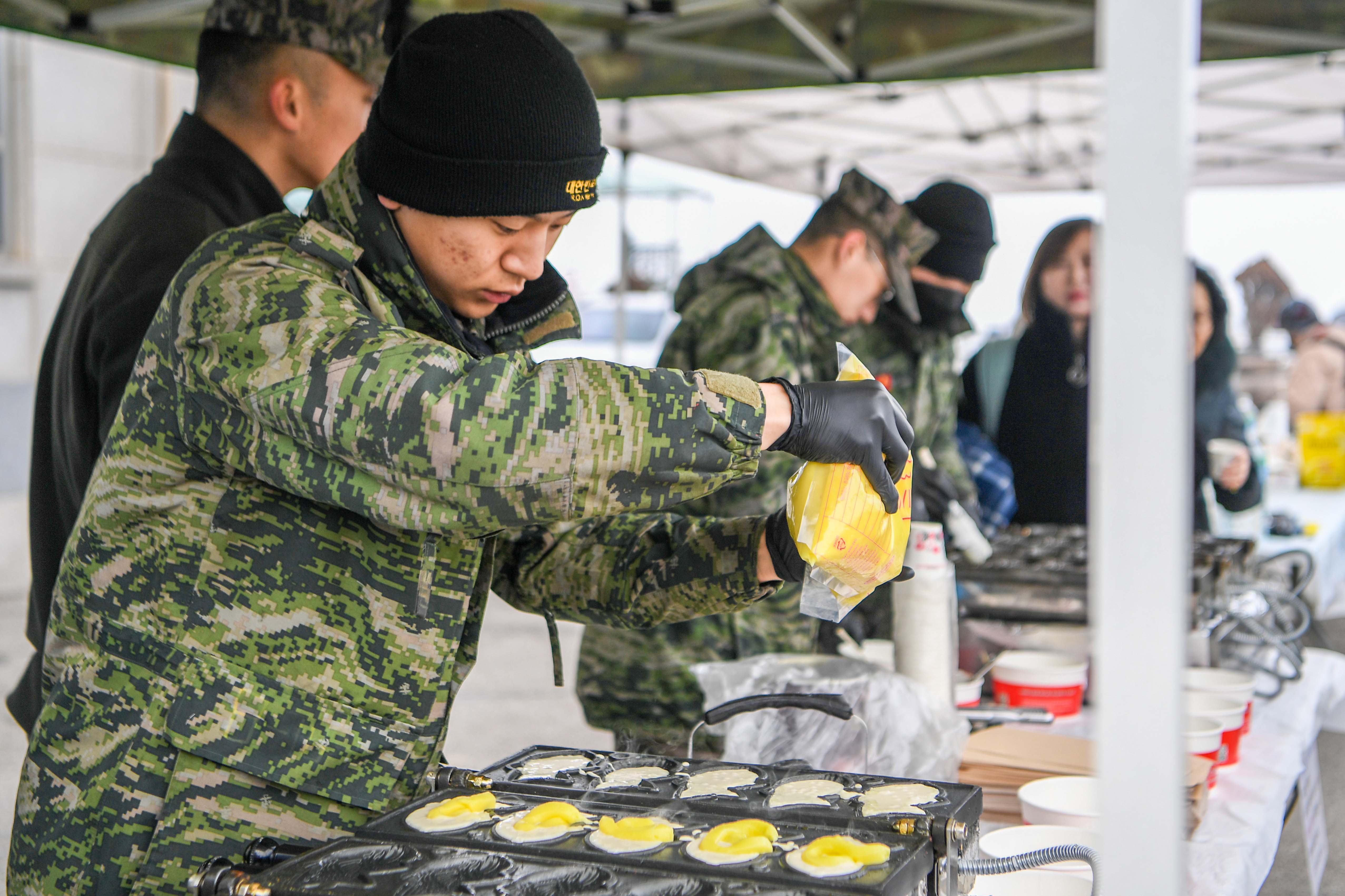 해병대 연평부대, 면회객·귀향객 위한 붕어빵 나눔 진행 민·관·군 상생 실천 눈길